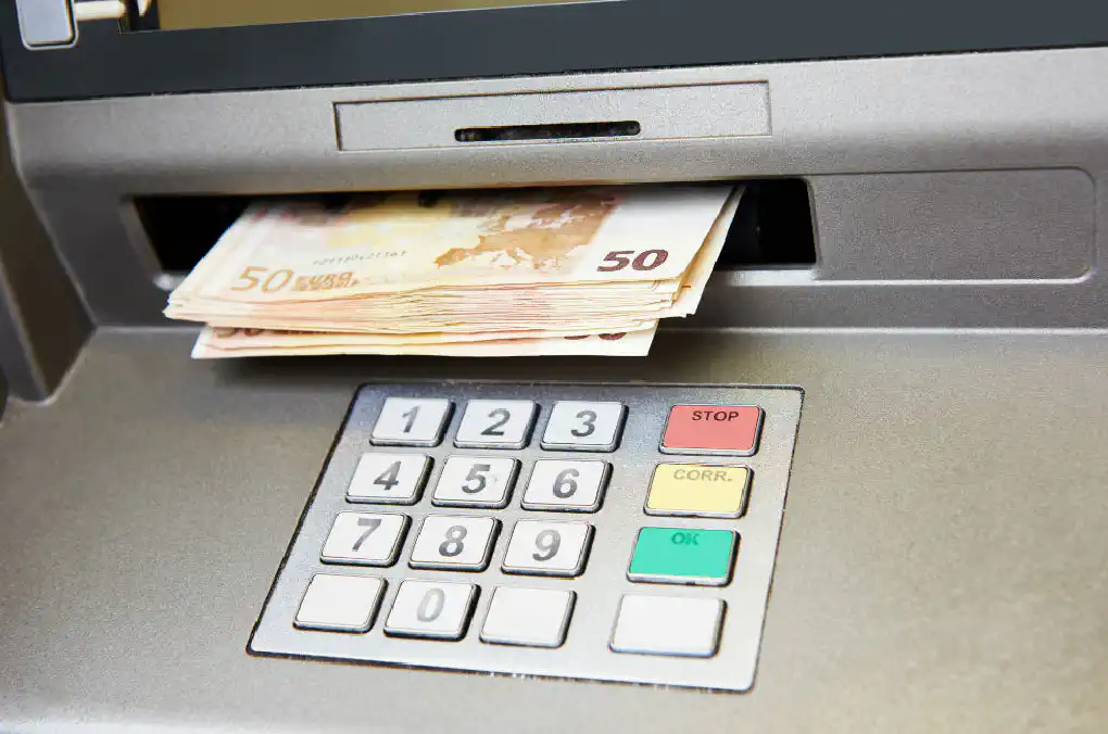 Geld pinnen in Loosduinen interieur Geld pinnen in Loosduinen interieur