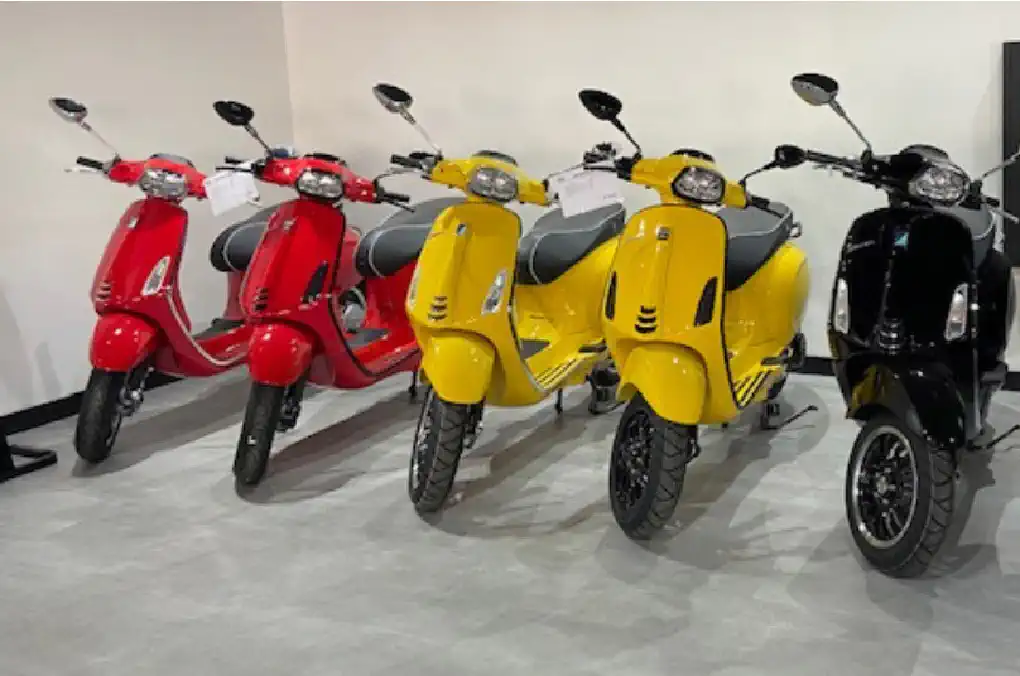 Collections 2-wielers Vespa shop interieur Collections 2-wielers Vespa shop interieur